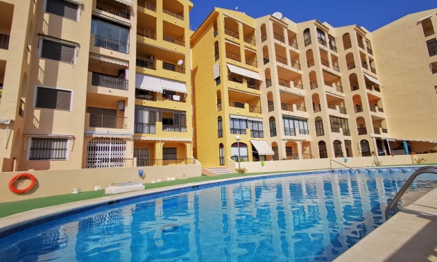 Apartment - zum Verkauf - Guardamar Del Segura - Mercadona Area