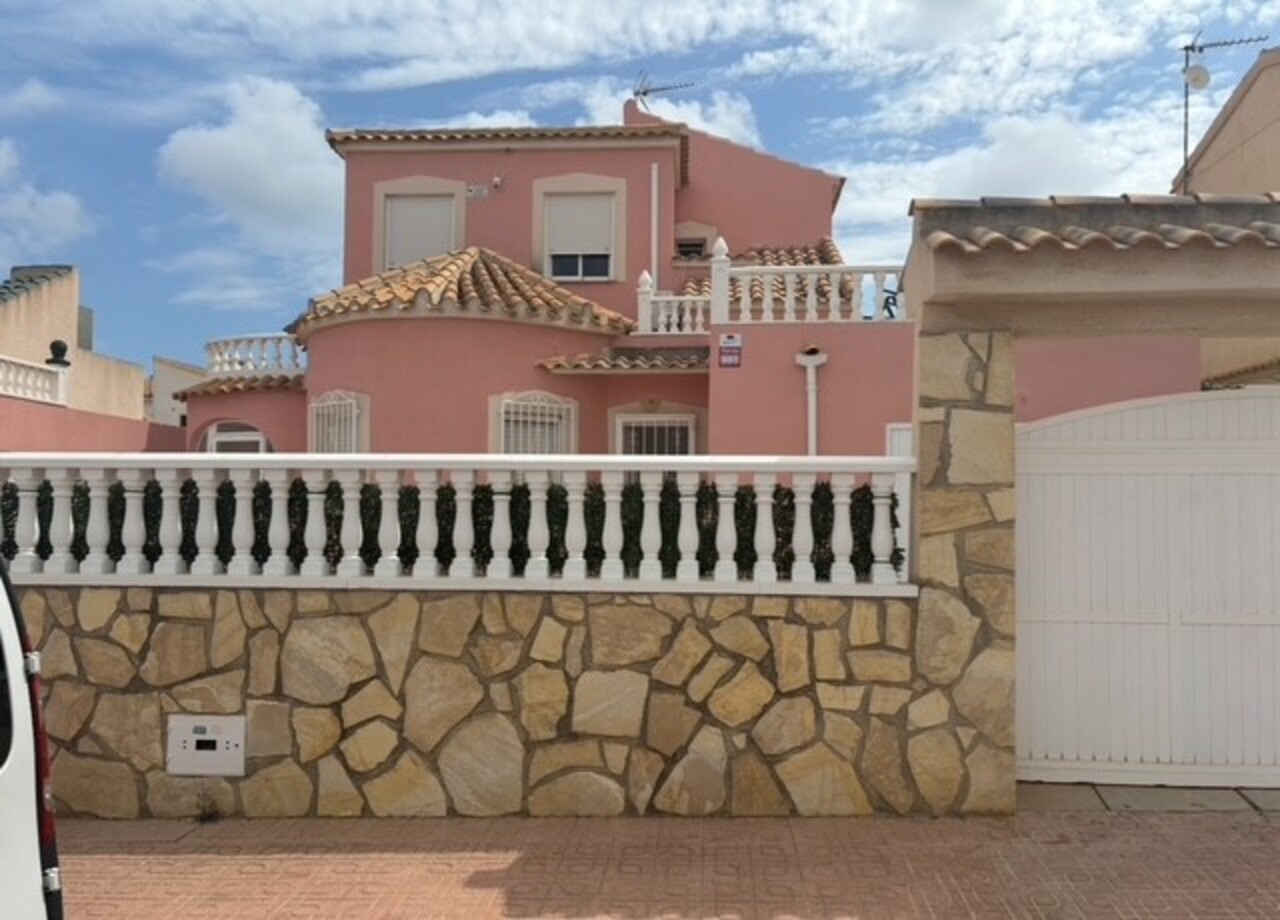 Villa in Playa Flamenca - view 1