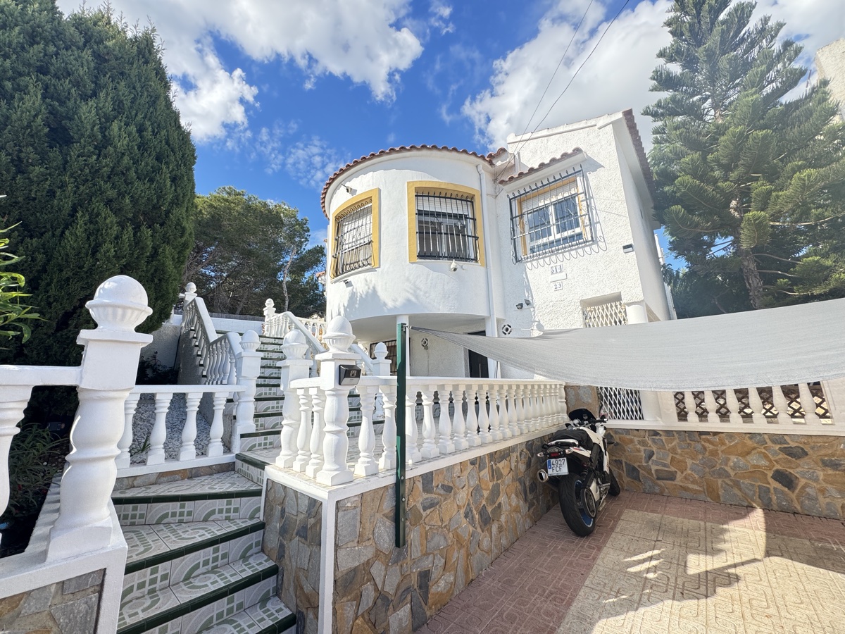 Villa in Villamartin - Image 3
