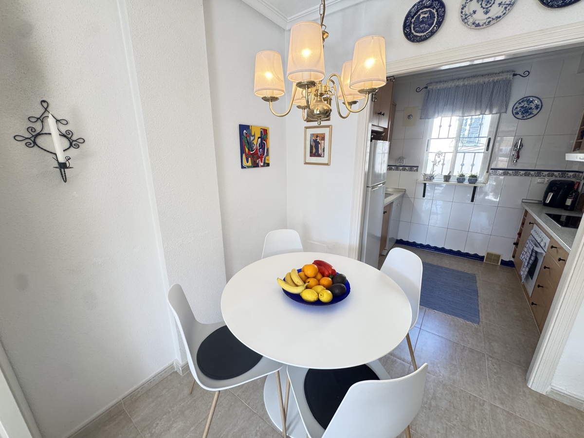 Apartment in Residencia los Altos - Image 5
