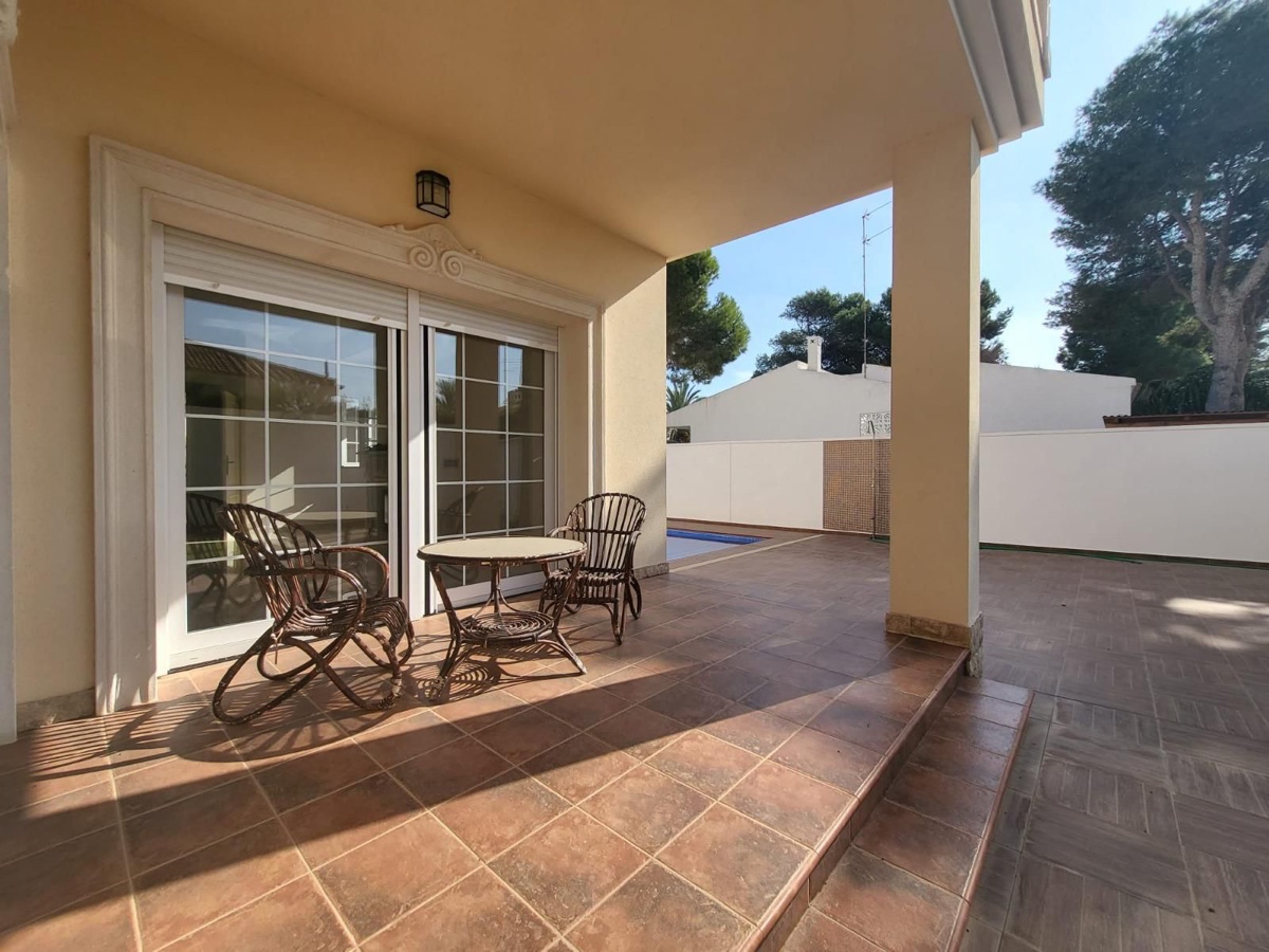 Villa in Cabo Roig - Image 3