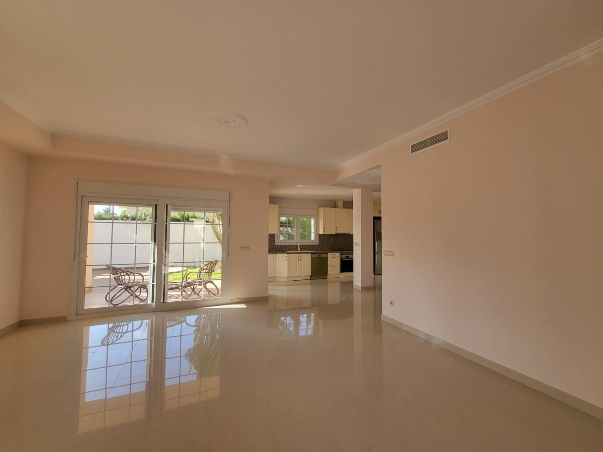 Villa in Cabo Roig - Image 5