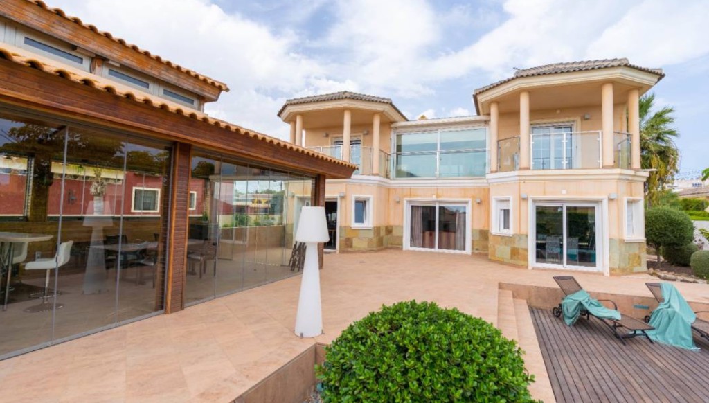 Villa in Torrevieja - Image 2