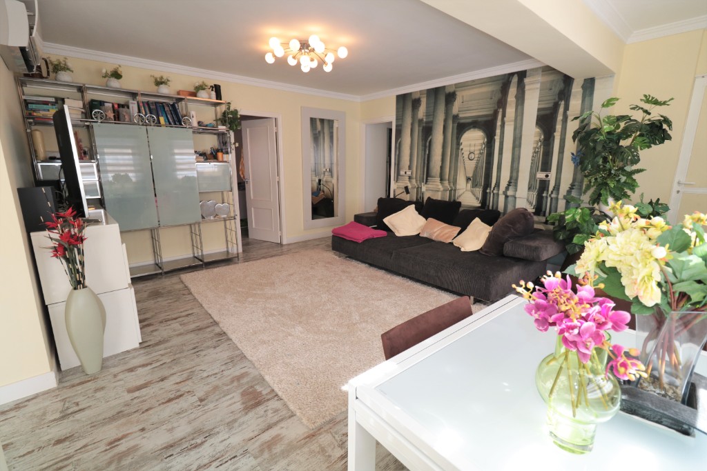 Apartment in Torrevieja - Image 2