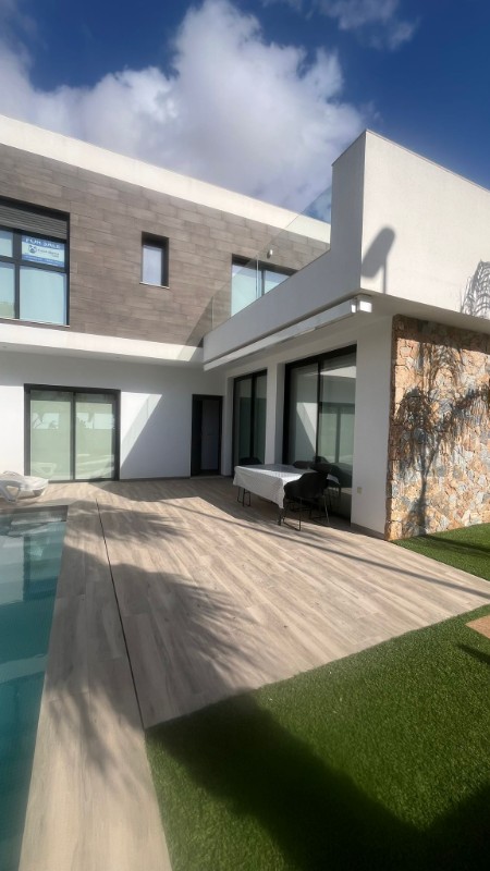 Villa in Santiago de la Ribera - view 1