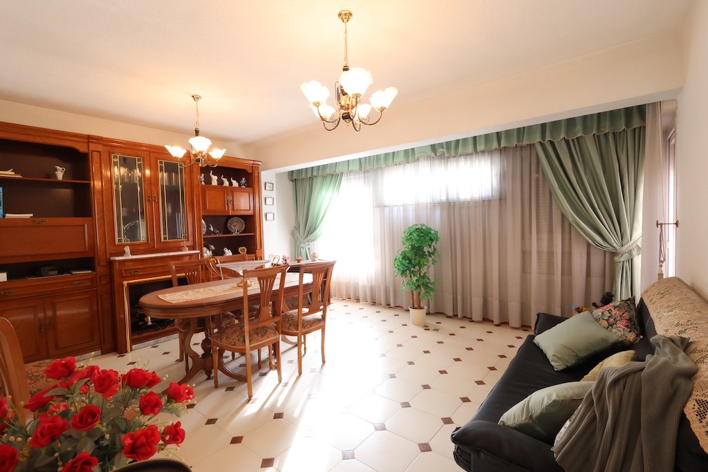Apartment in Torrevieja - Image 2