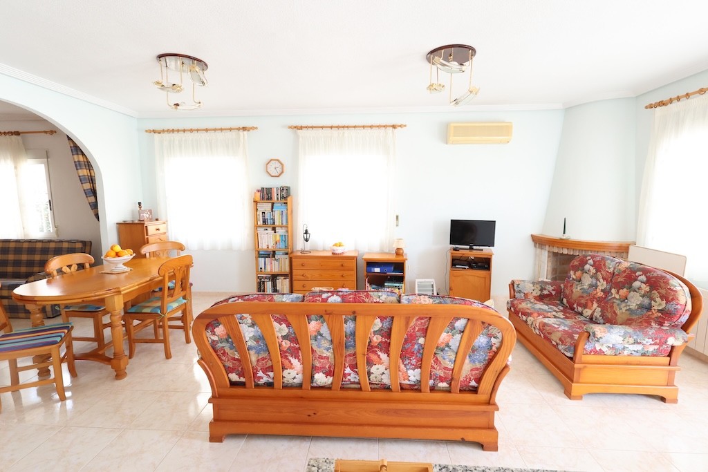 Villa in Torrevieja - Image 3