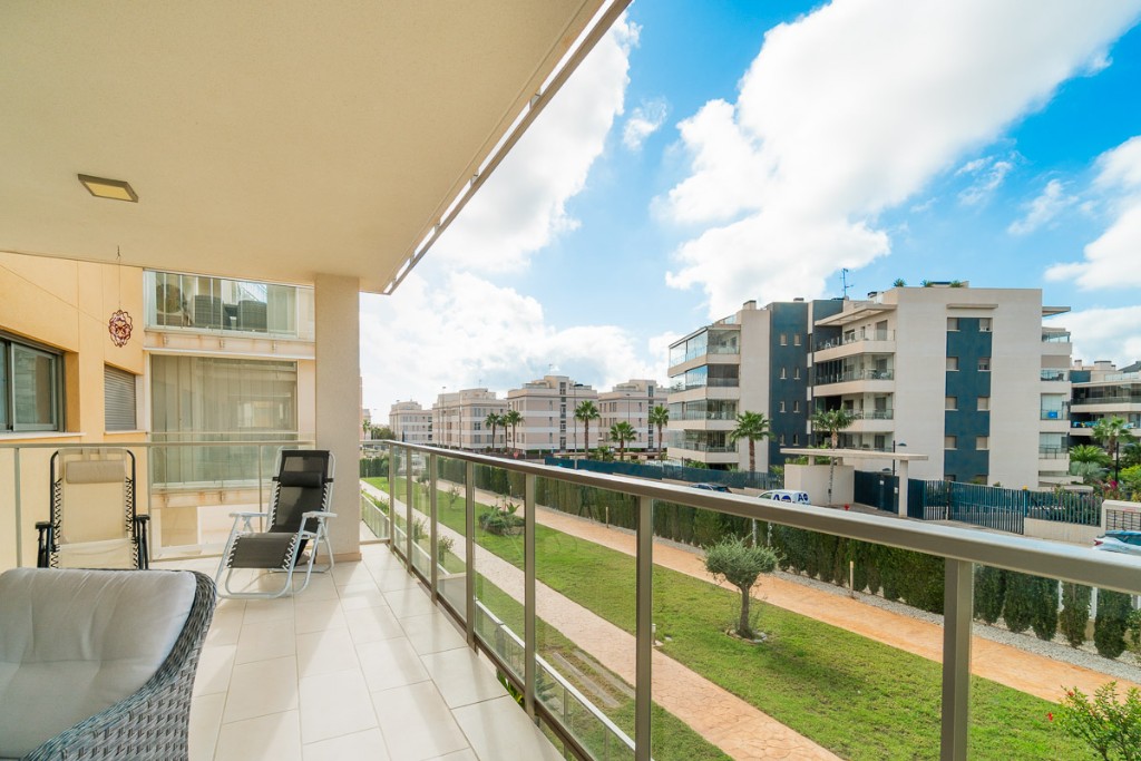Apartment in Urbanizacion los Balcones - Image 4