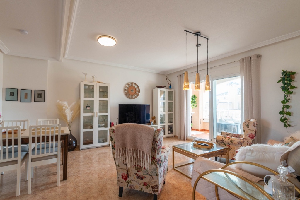 Apartment in Villamartin - Image 2