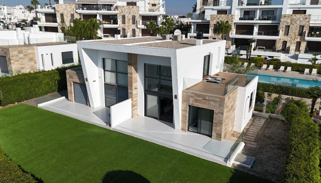 Villa in Los Dolses - Image 4