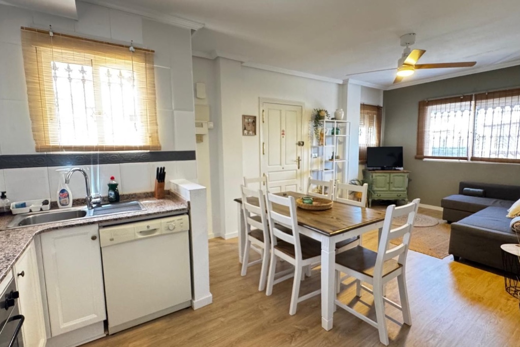 House in Villamartin - Image 3