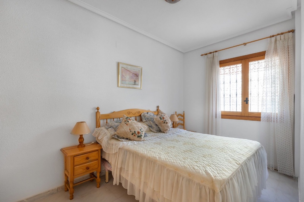 Apartment in Torrelamata - Image 3