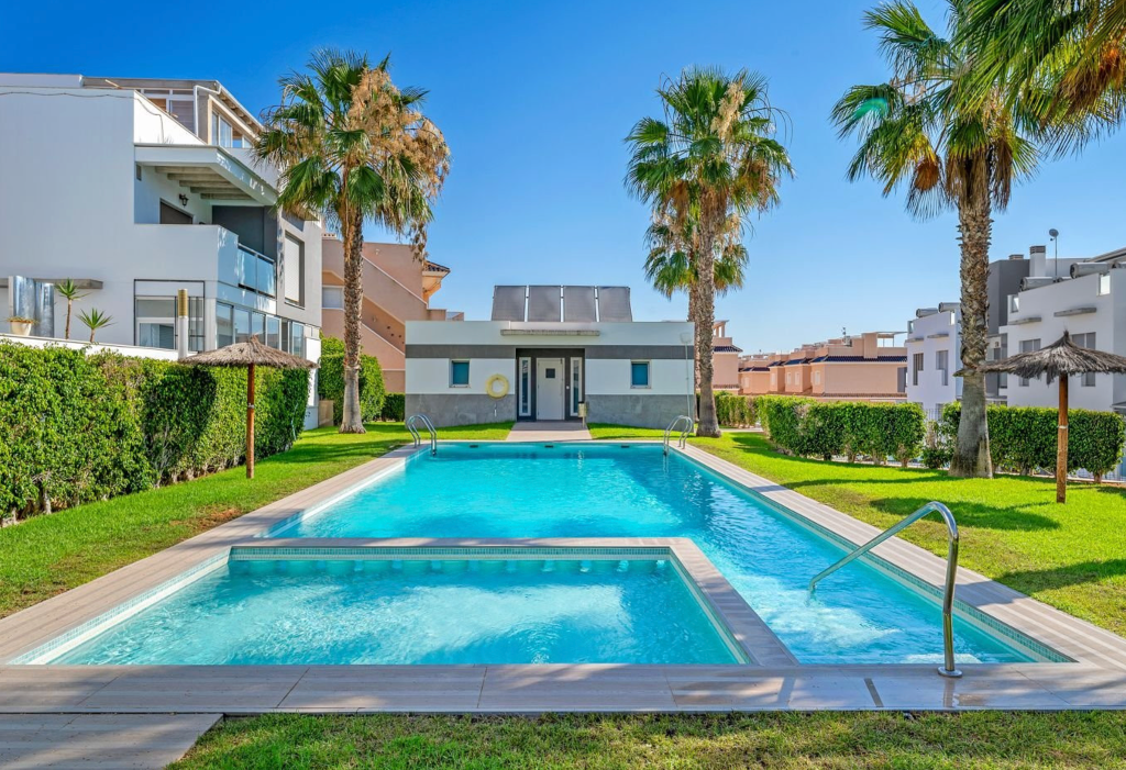 Apartment in Punta Prima - Image 4