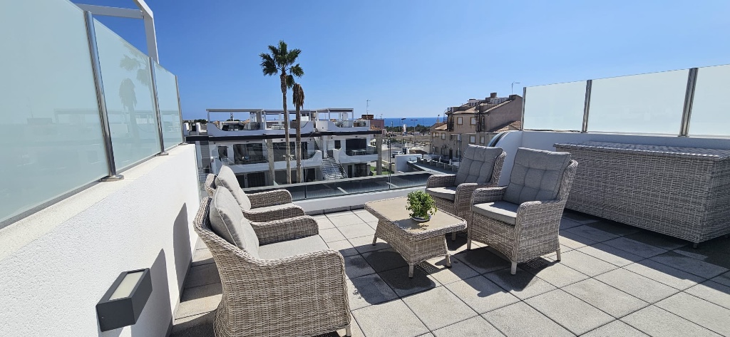 Apartment in Cabo Roig - Image 2