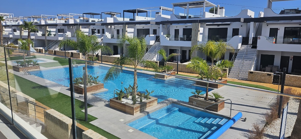 Apartment in Cabo Roig - Image 4