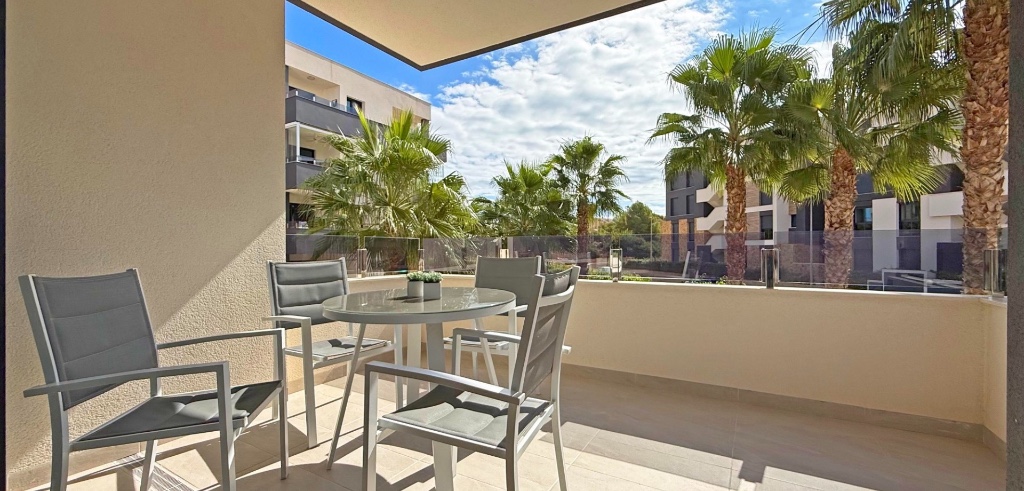Apartment in Residencia los Altos - view 1
