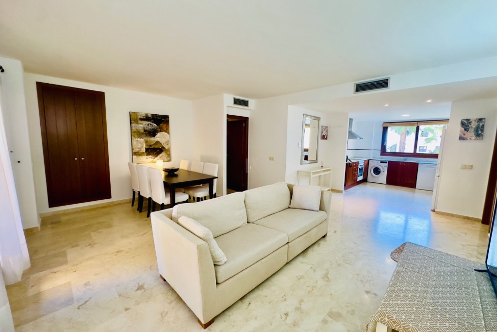 Apartment in Punta Prima - Image 3