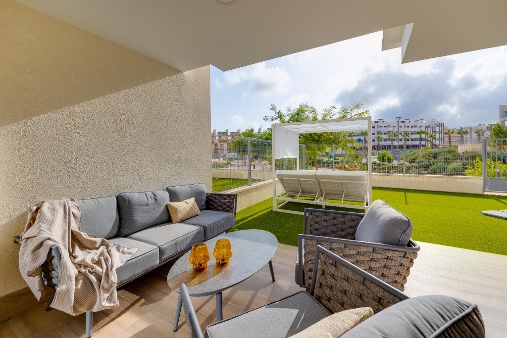 Apartment in Villamartin - view 1