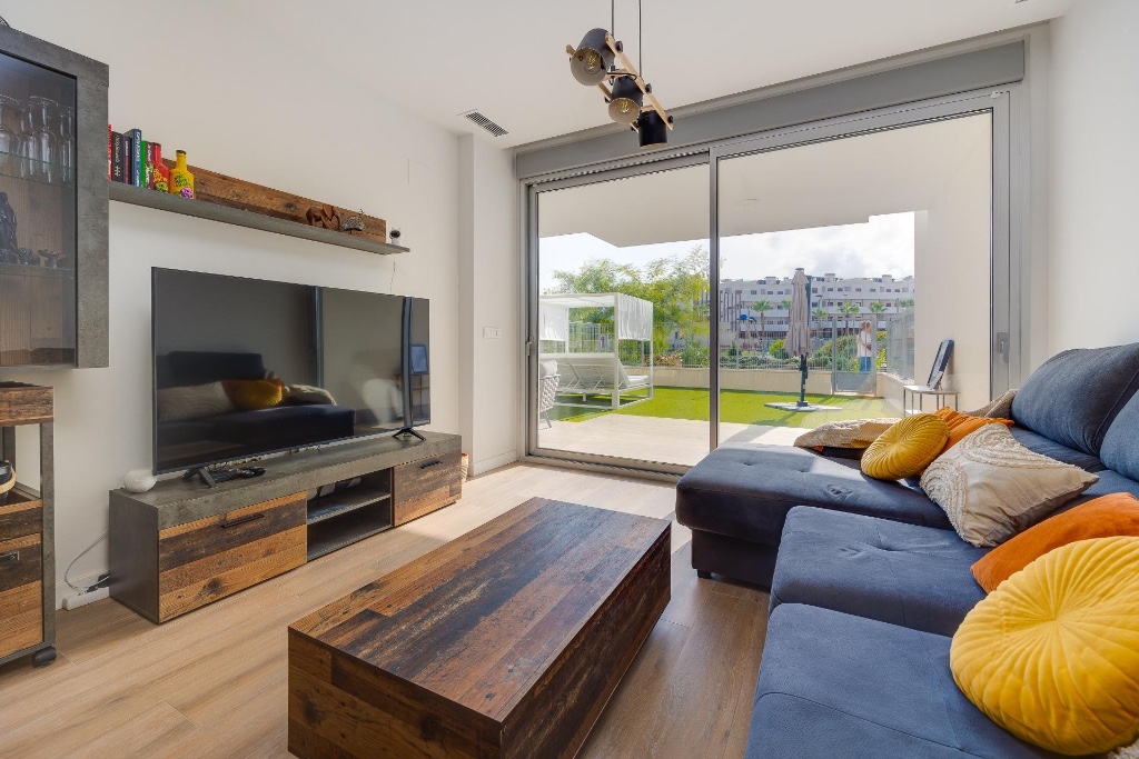 Apartment in Villamartin - Image 2