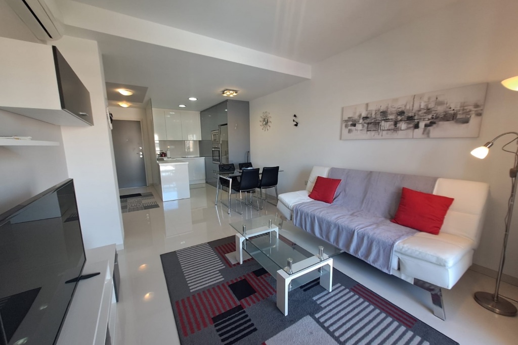 Apartment in Mil Palmeras - Image 2