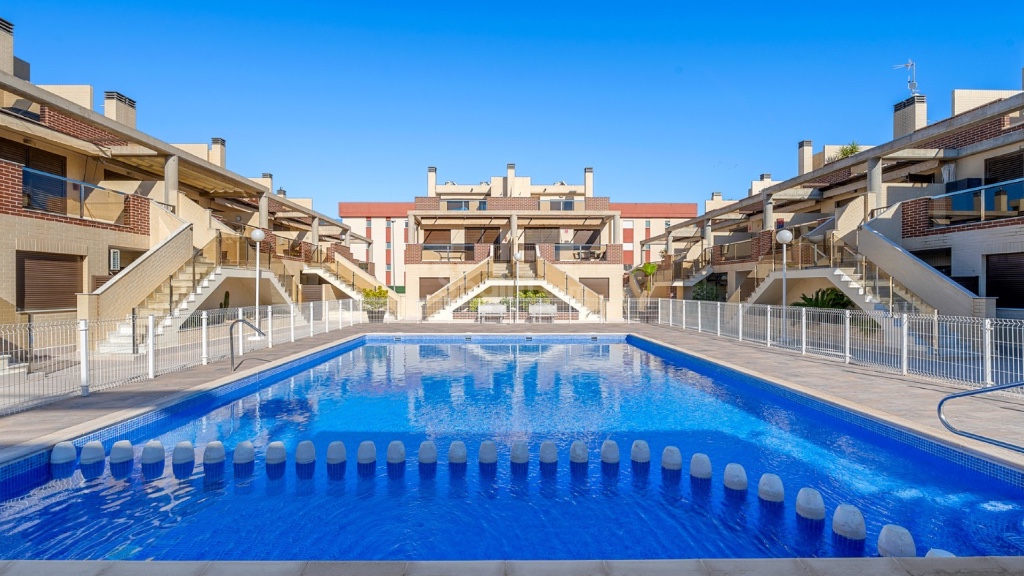 Apartment in Cabo Roig - Image 4