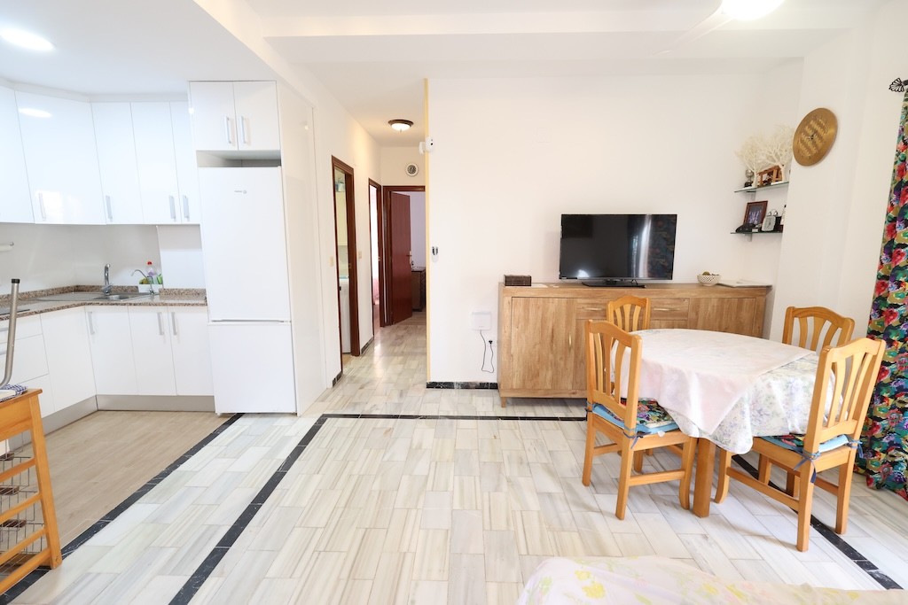 Apartment in Torrelamata - Image 4