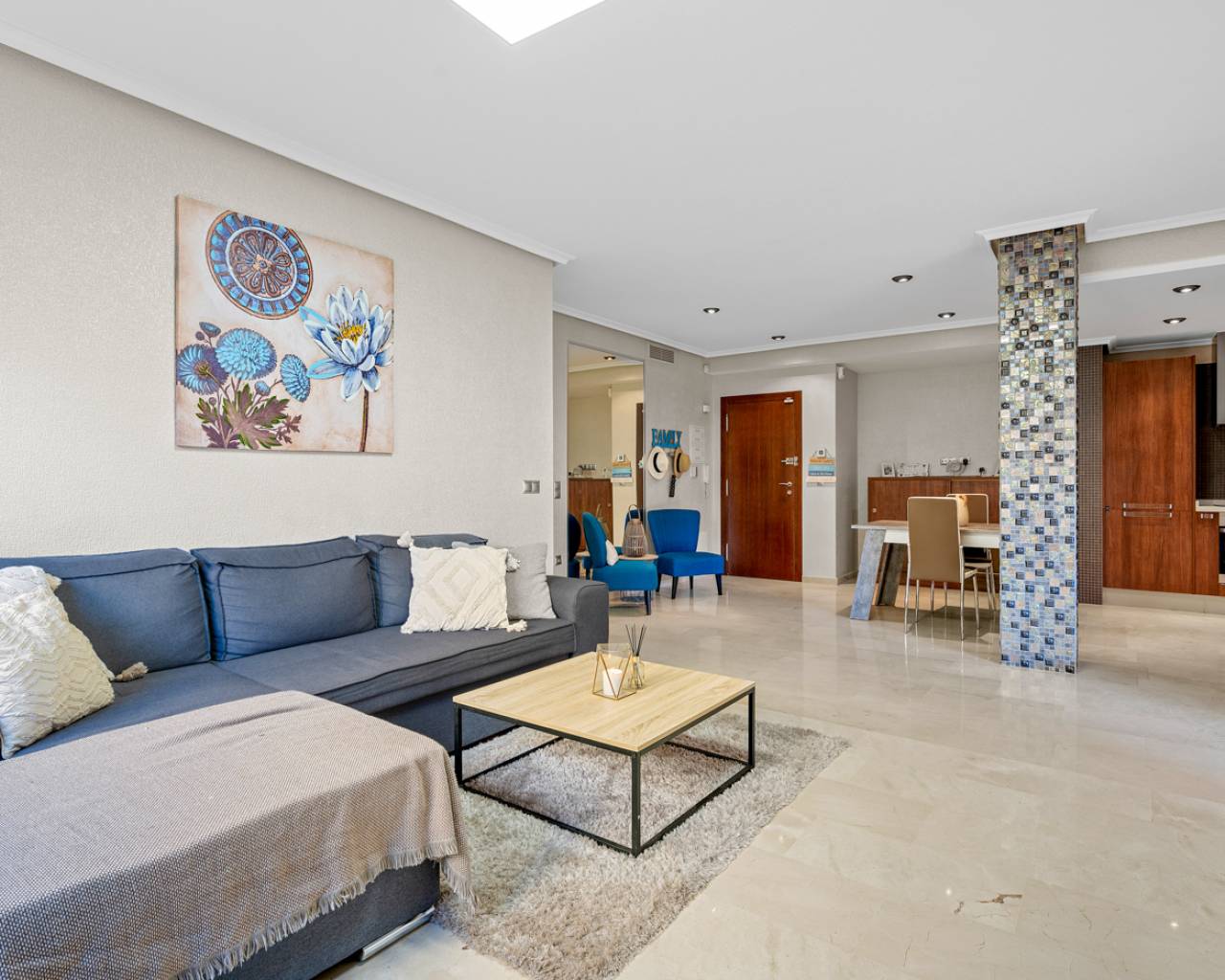 Apartment in Cabo Roig - Image 2