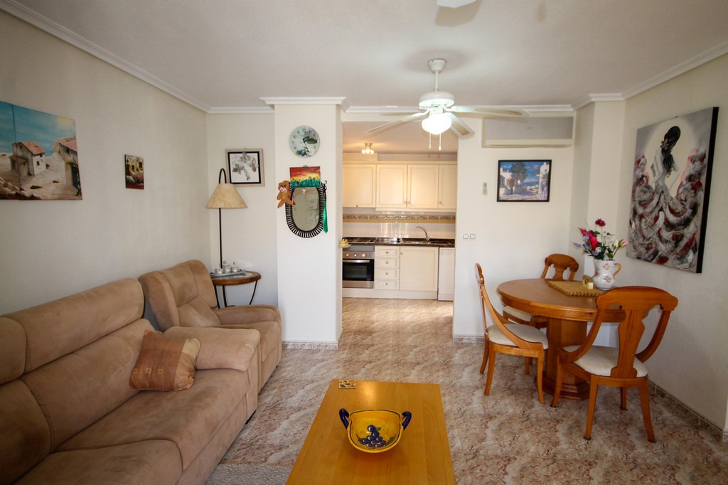 Apartment in Villamartin - Image 5