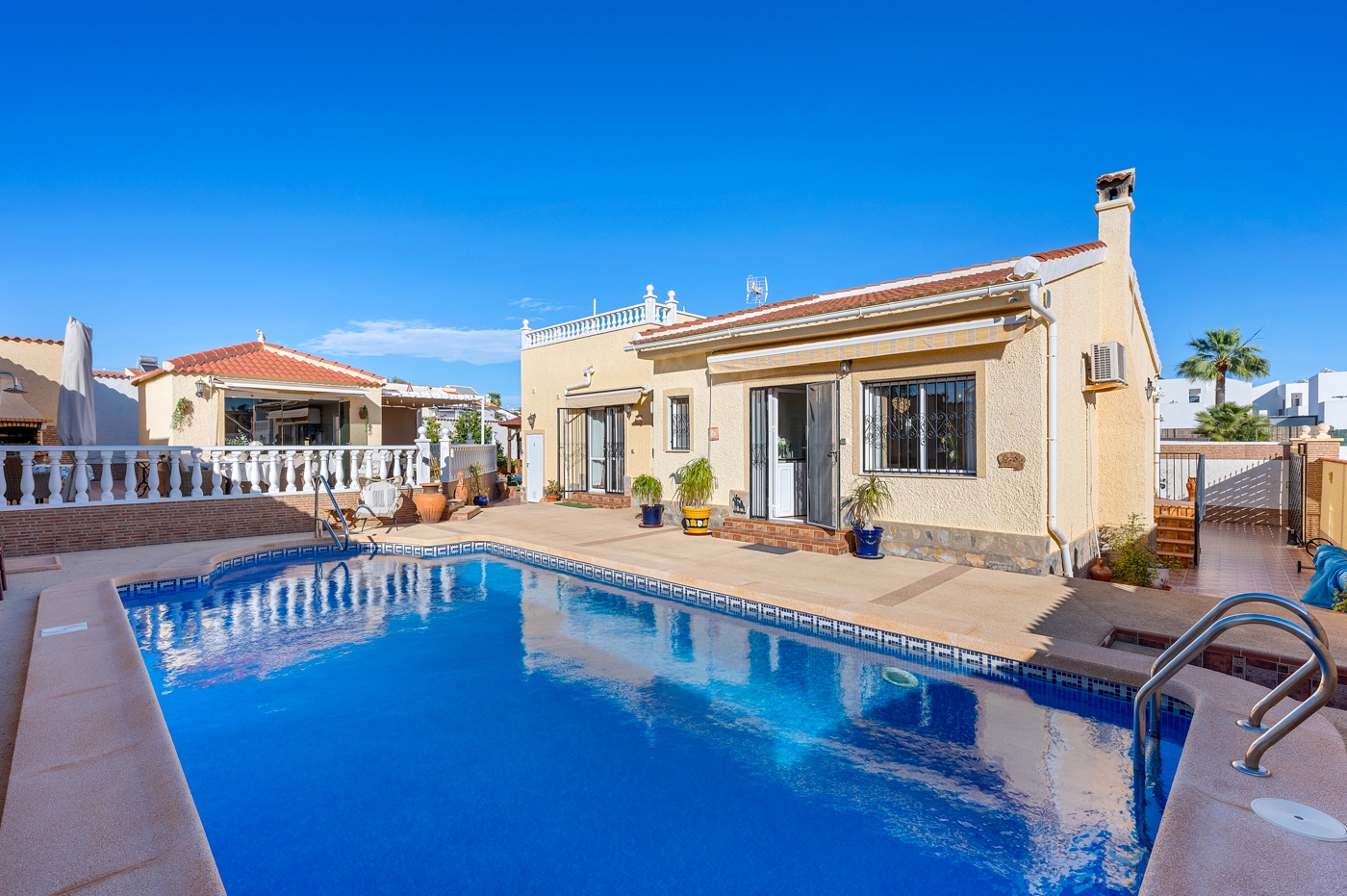 Villa in Dona Pepa - view 1