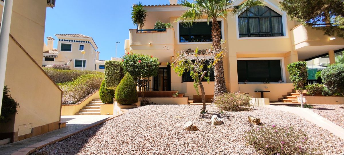 Apartment in Dehesa de Campoamor - view 1