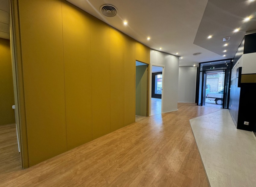 A Vendre - Commercial - Guardamar Del Segura - Guardamar del Segura Centro