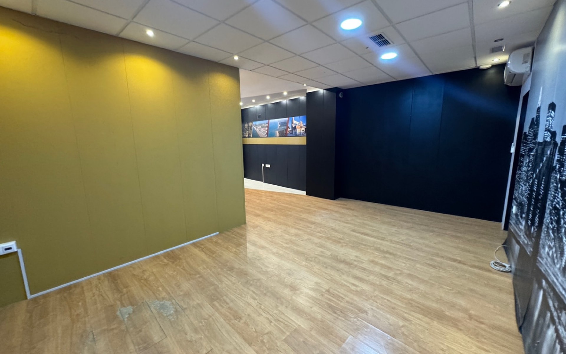 A Vendre - Commercial - Guardamar Del Segura - Guardamar del Segura Centro