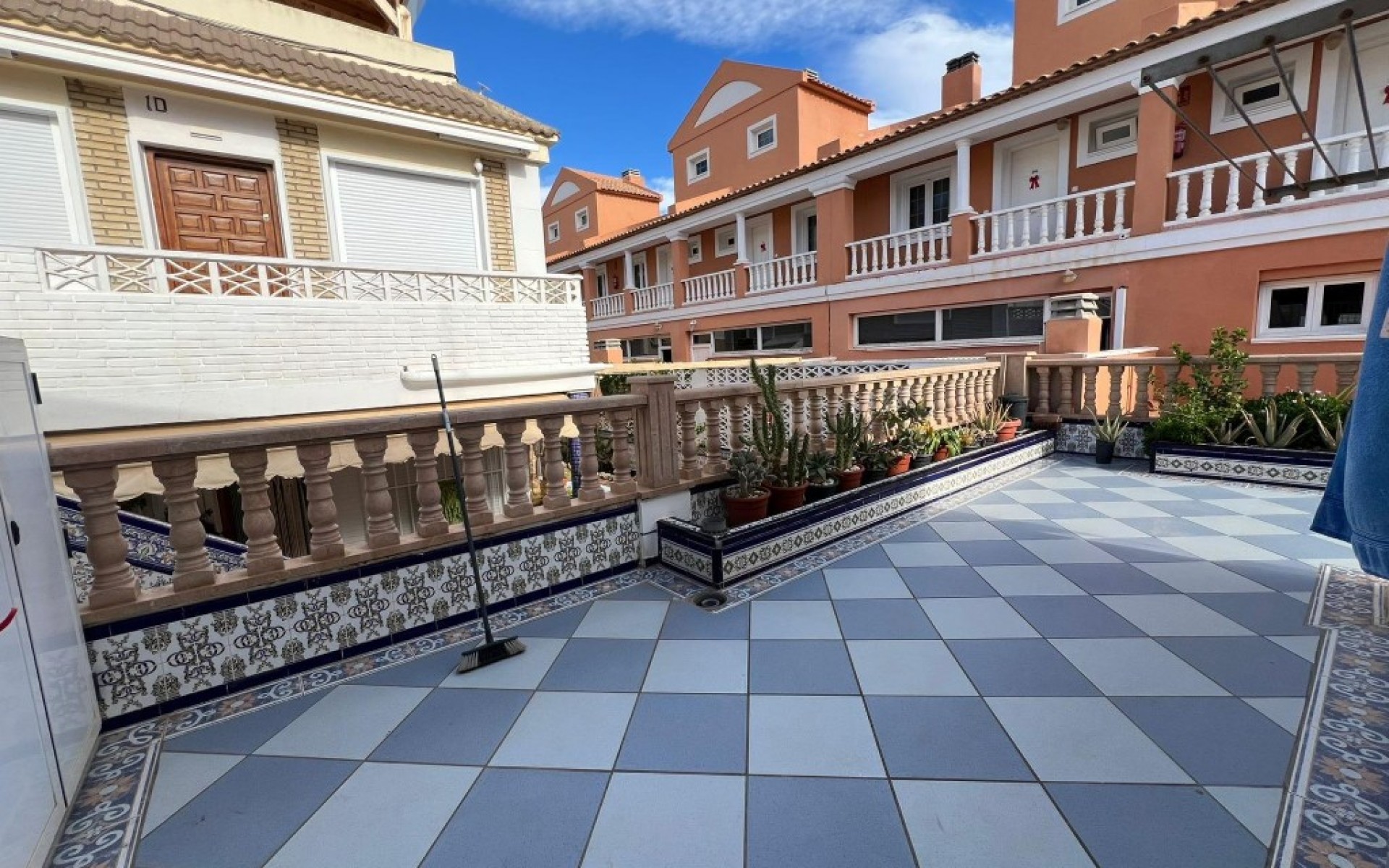 A Vendre - Maison de ville - La Mata