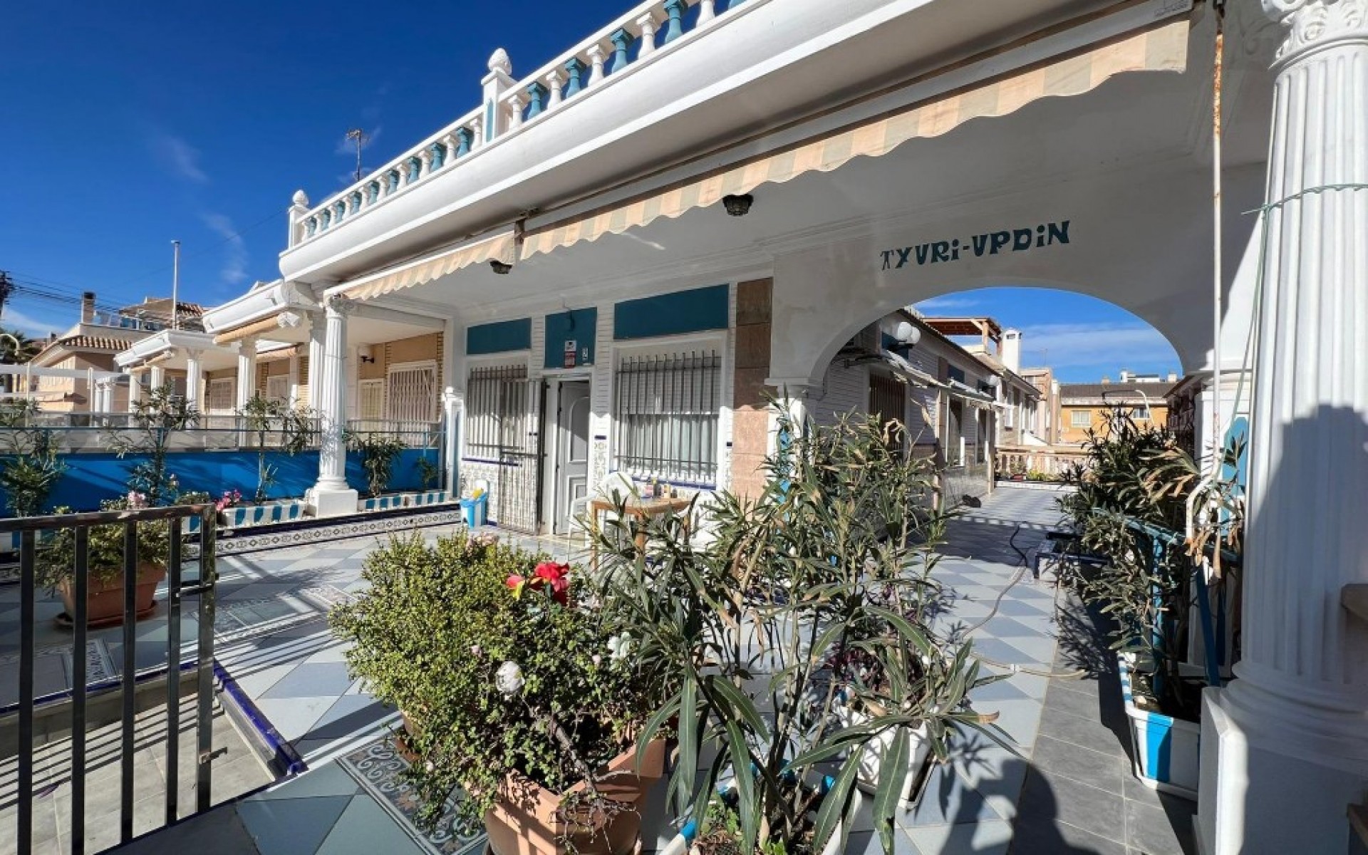 A Vendre - Maison de ville - La Mata