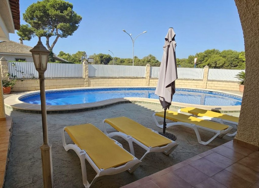 A Vendre - Villa - Campoamor