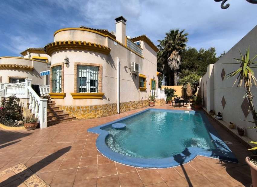 A Vendre - Villa - Guardamar Del Segura - Urbanización El Raso