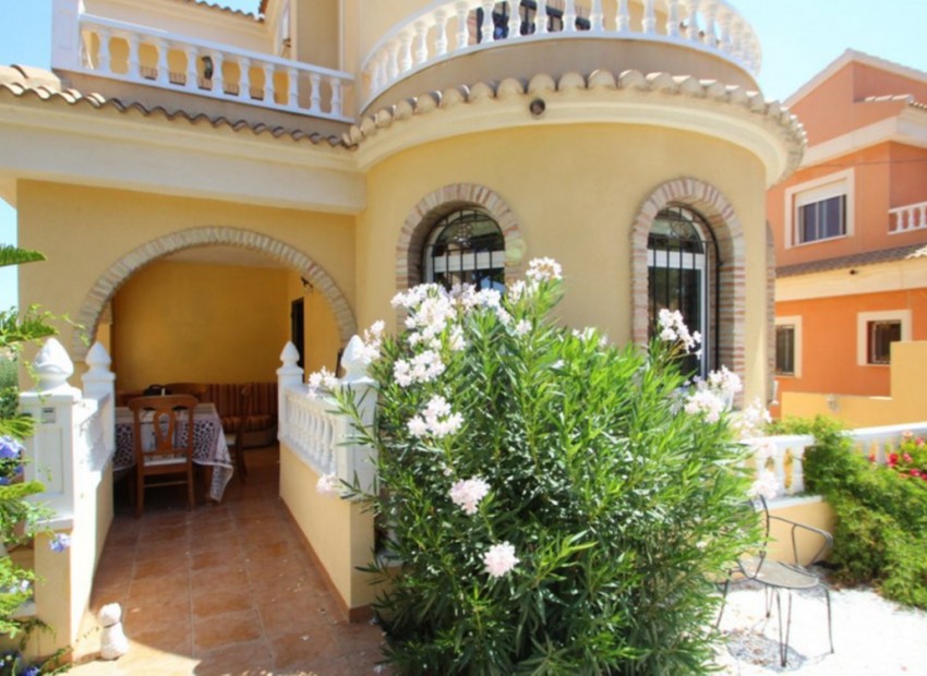 A Vendre - Villa - Orihuela - Villamartin