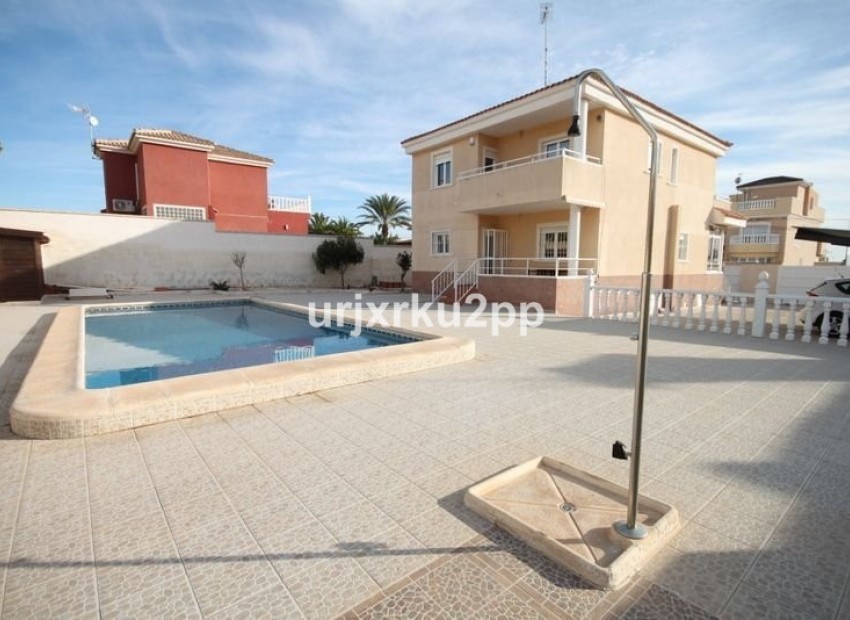A Vendre - Villa - Torrevieja - Aguas Nuevas