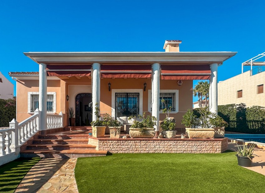 A Vendre - Villa - Torrevieja - La Mata