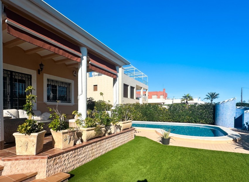 A Vendre - Villa - Torrevieja - La Mata