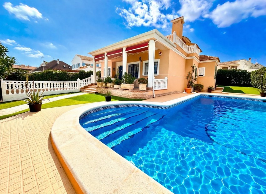 A Vendre - Villa - Torrevieja - La Mata