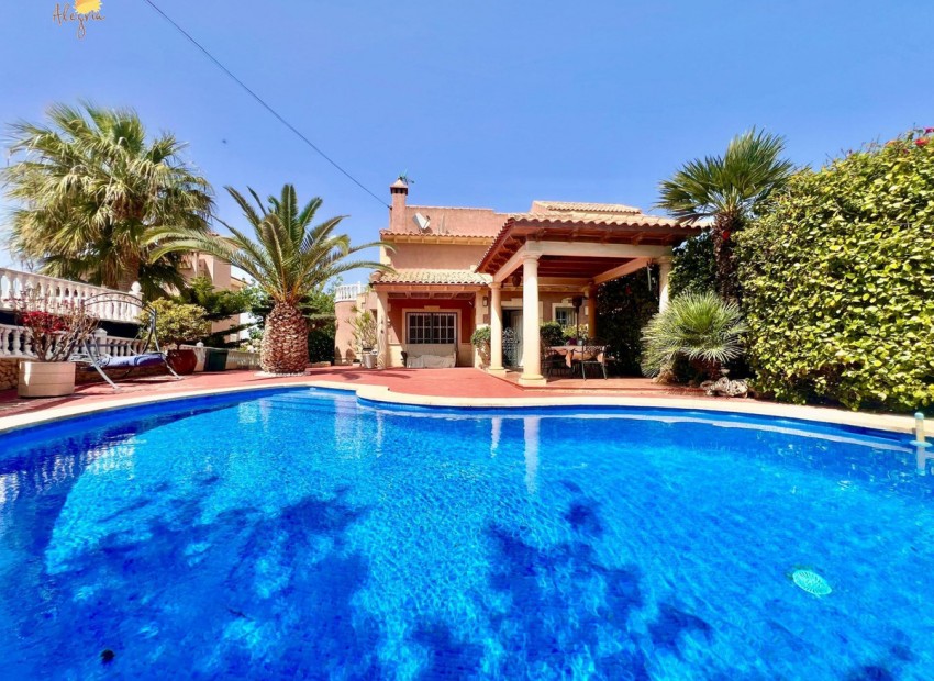 A Vendre - Villa - Torrevieja - Torrevieja Centro