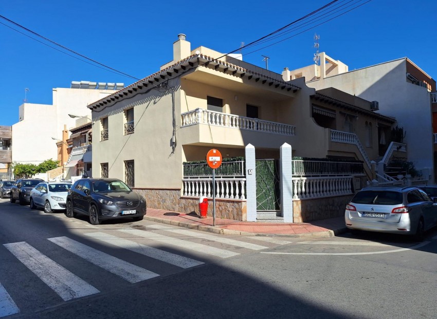 A Vendre - Villa - Torrevieja - Torrevieja Centro