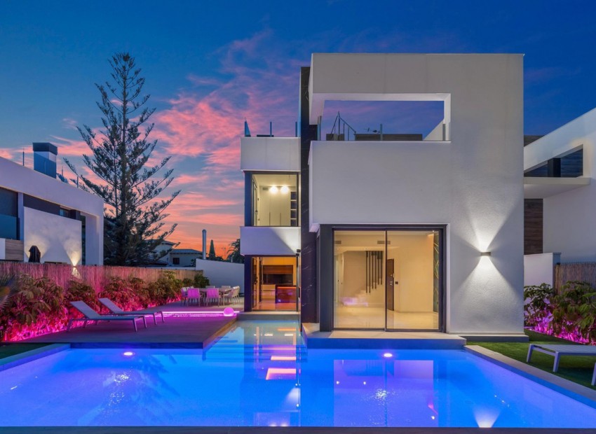 A Vendre - Villa - Torrevieja - Torrevieja Centro