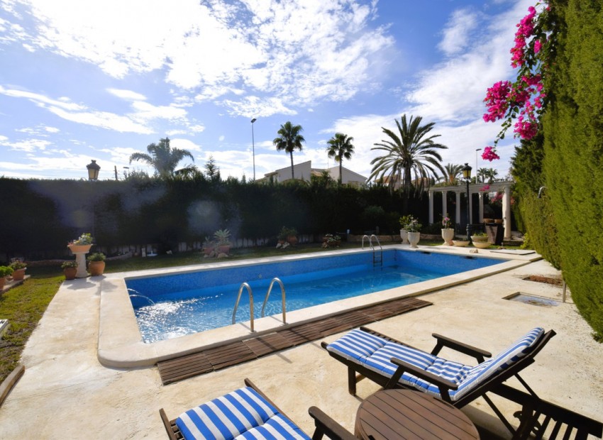 A Vendre - Villa - Torrevieja - Torrevieja Centro