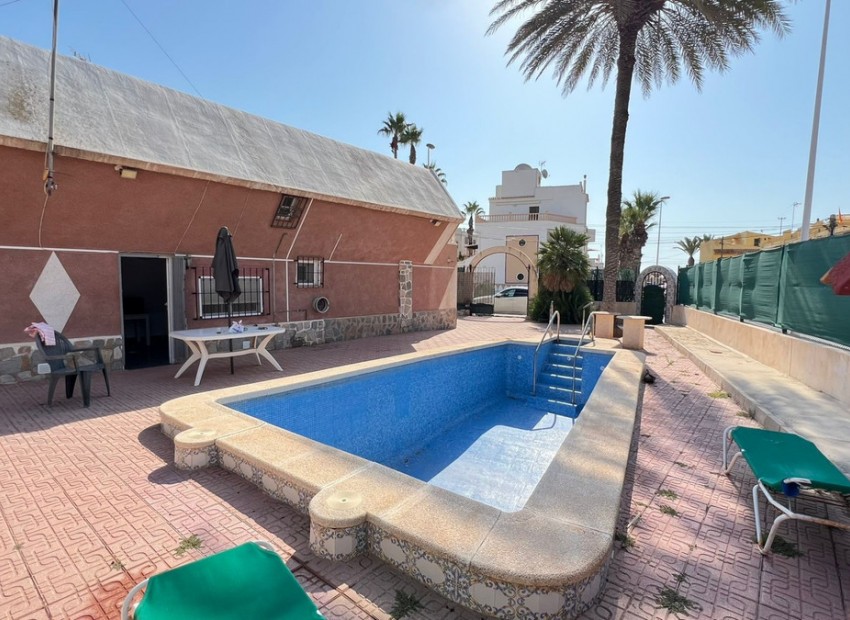A Vendre - Villa - Torrevieja - Torrevieja Centro