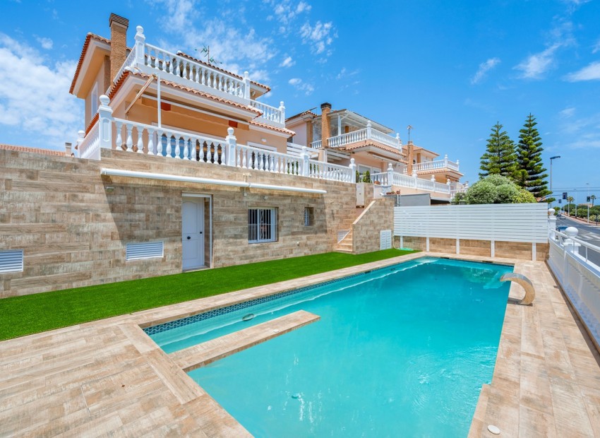 A Vendre - Villa - Torrevieja - Torrevieja Centro