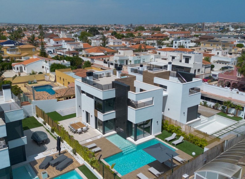 A Vendre - Villa - Torrevieja - Torrevieja Centro