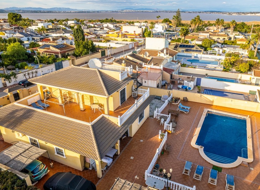 A Vendre - Villa - Torrevieja - Torrevieja Centro