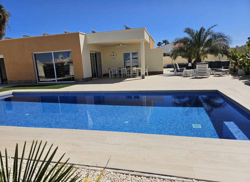 A Vendre - Villa - Torrevieja - Torrevieja Centro